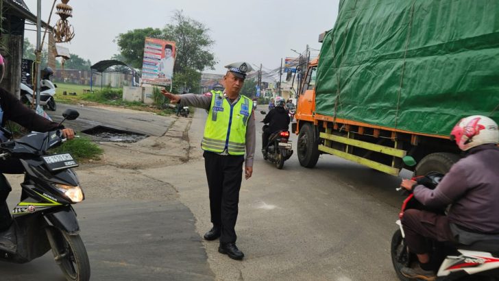 Strong Point Pagi Hari, Anggota Lantas Polsek Pasar Kemis Laka Lantas dan Kemacetan