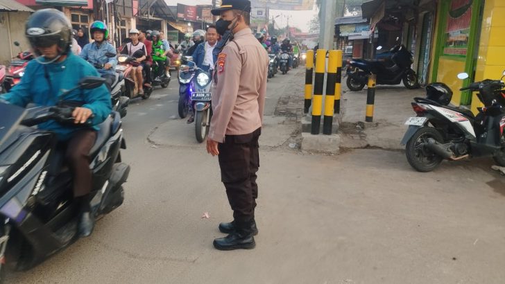 Giat Pengaturan lalulintas diperempatan Kukun