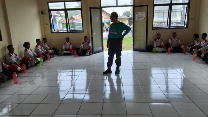 Pembinaan Calon Anggota Paskibraka Kecamatan Panongan Oleh Bhabinkamtibmas Polsek Panongan