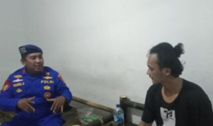 Sampaikan Himbauan Kamtibmas Satpolairud Laksanakan Patroli Barcode Malam Hari