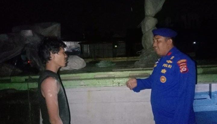 Tingkatkan Patroli Malam Hari Di Dermaga Pelabuhan Tradisional Oleh Personel Sat Polairud Polresta Tangerang