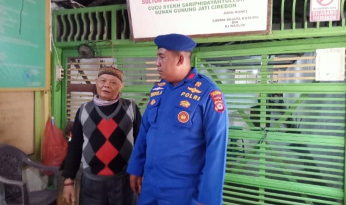 Personil Satpolairud Polresta Tangerang melaksanakan patroli barcode.