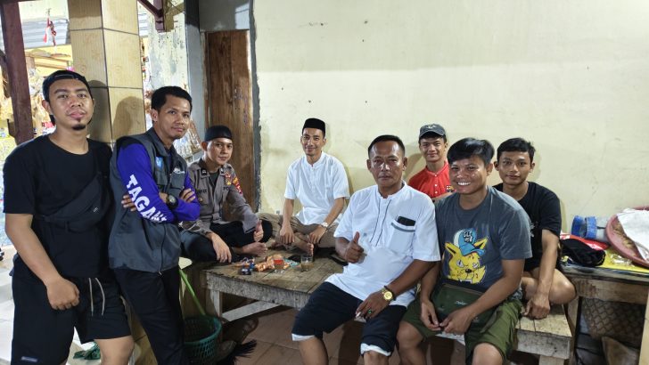Personel. Polsubsektor Jayanti Polsek Cisoka Polresta Tangerang Giat Melaksanakan Sambang warga untuk Menjaga Ketertiban di Lingkungan.