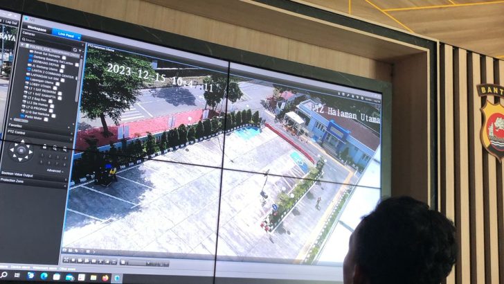 personil sitik Polresta Tangerang melakukan pengecekan cctv mako Polresta Tangerang