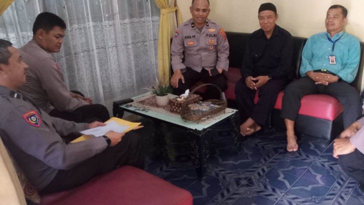 Guna Mewujudkan Situasi Kamtibmas Yang Aman Dan Kondusif, Satbinmas Sambangi Warga Dan Sampaikan Pesan Kamtibmas
