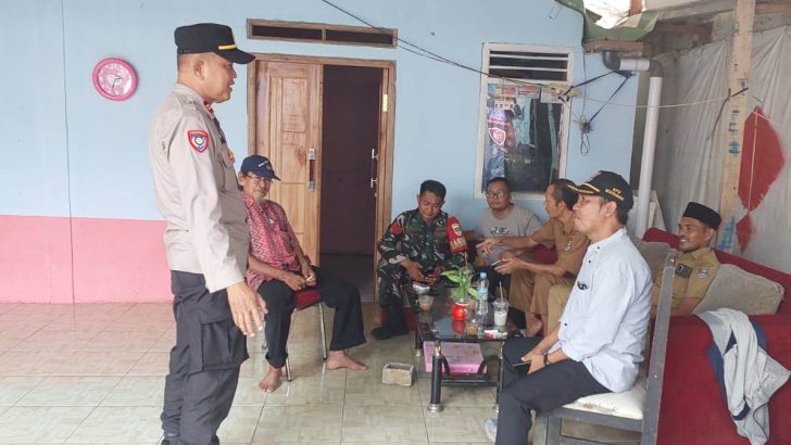 Ps. Kanit Bintibsos Satbinmas Polresta Tangerang Iptu Ahmad Hambali Berikan Edukasi Bahaya Judi Online Kepada Masyarakat Desa Matagara