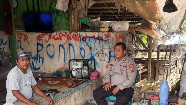 Sambang Kamtibmas, Bripka M. Romli (PS. Kaurmintu Satbinmas) Sampaikan Pesan-Pesan kepada Warga