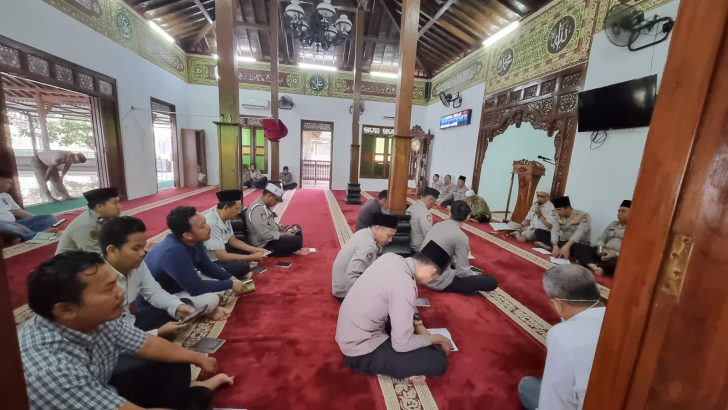 Anggota Satbinmas Mengikuti Kegiatan Binrohtal