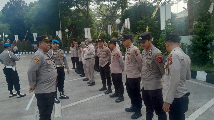 PENGECEKAN ANGGOTA PADA APEL FUNGSI BAGIAN LOGISTIK OLEH SIPROPAM POLRESTA TANGERANG 