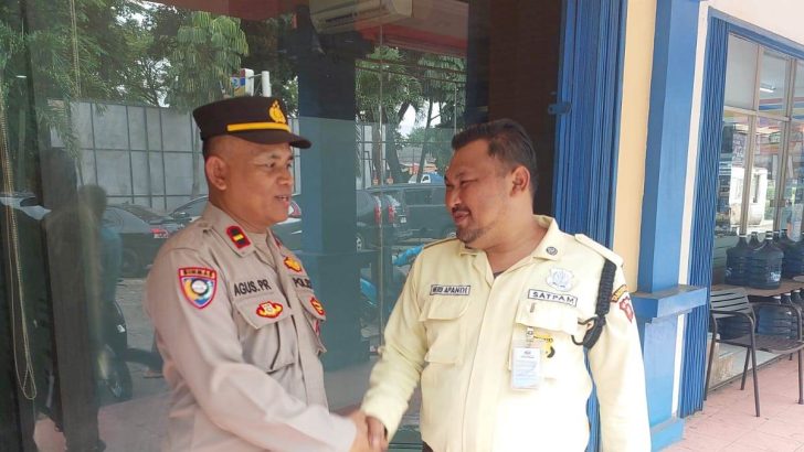 Ipda Agus Purwono (PS. kanit Binkamsa) Laksanakan Sambang Satpam, Berikan Himbauan Kamtibmas