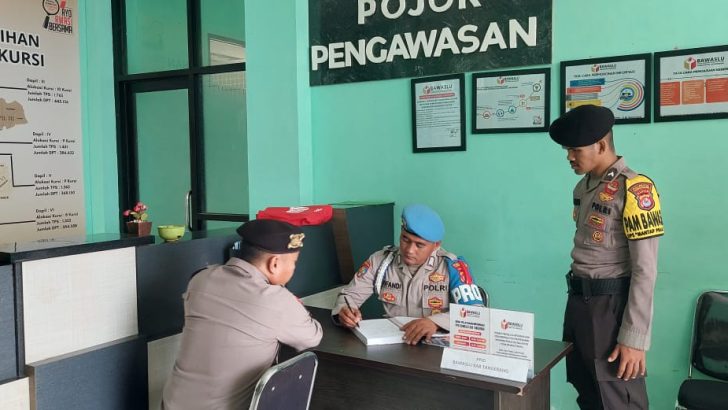 PENGECEKAN BUKU MUTASI PERSONIL PAM KANTOR BAWASLU KAB. TANGERANG OLEH ANGGOTA SIPROPAM