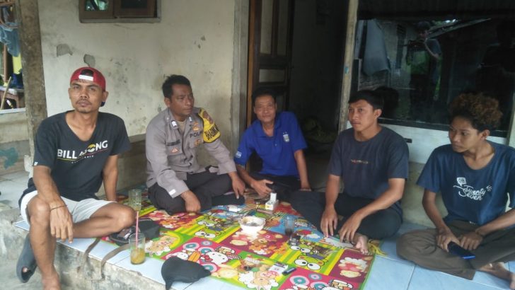 Bripka Jon Peter PLG SH Sambang Tokoh Masyarakat guna terjalin kedekatan polri dengan Tokoh Masyarakat