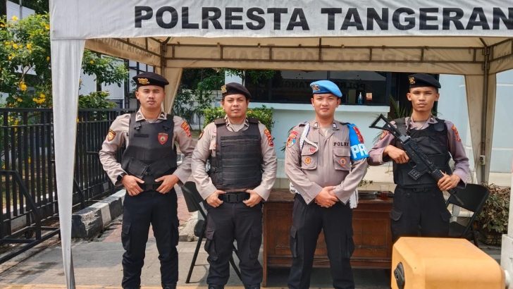Pengecekan petugas penjagaan Mako Polresta Tangerang oleh Sipropam