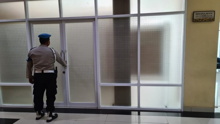 SITUASI RUANG KERJA WAKAPOLRESTA TANGERANG DICEK SIPROPAM