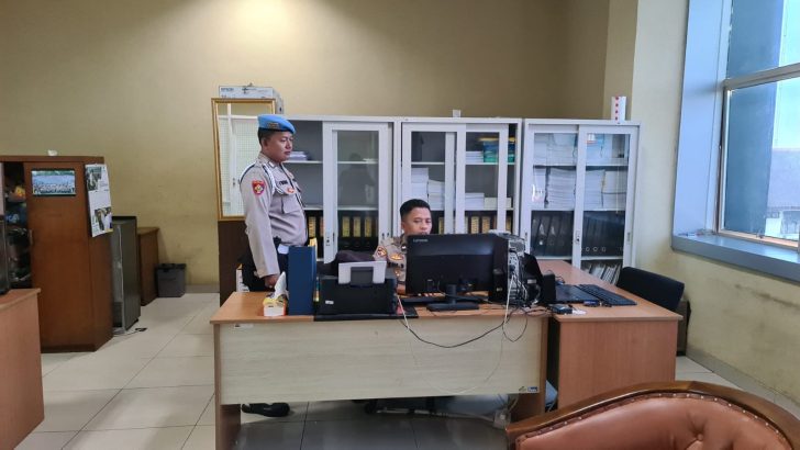RUANG BAGOPS POLRESTA TANGERANG DICEK OLEH SIPROPAM