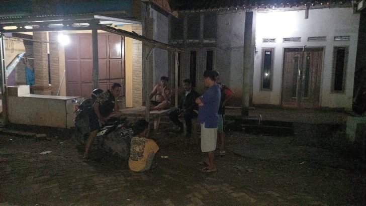 Piket fungsi Polsek Rajeg laksanakan giat Patroli mobile malam hari di Wilayah Hukum Polsek Rajeg Polresta Tangerang, Senin (30/09/2024).dini hari