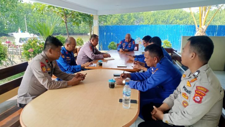 Anggota satpolairud melaksanakan anev yg di pimpin oleh Kasat Polairud Kompol Agus Haerudin SE MIP