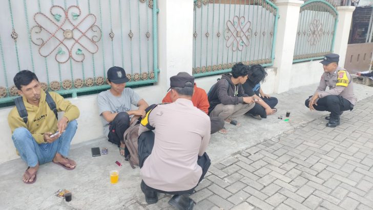 Bhabinkamtibmas Polsek Pasar kemis Polresta Tangerang Berikan Motivasi Warga