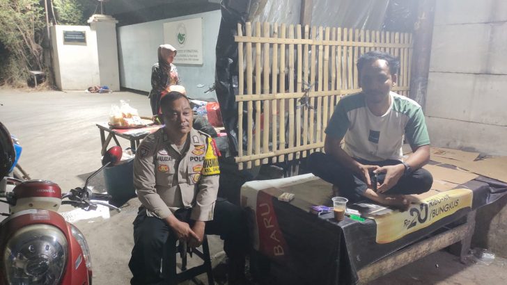 Bhabinkamtibmas Silaturahmi  Dengan Tokoh Pemuda Untuk Sampaikan Pesan Kamtibmas