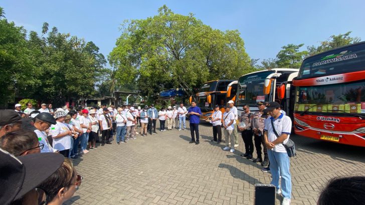 Polsek Pasar Kemis Lakukan Pengamanan 260 Jemaat Gereja St. Gregorius Agung Berangkat ke Gelora Bung Karno