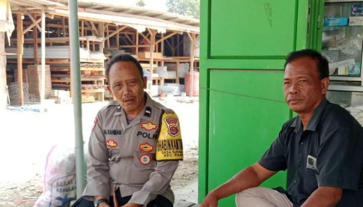 Bhabinkamtibmas Sambang Tokoh Pemuda Untuk Jalin Silaturahmi