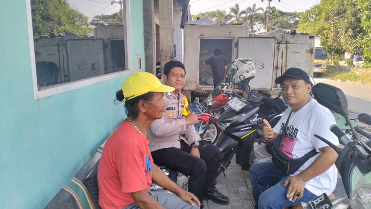 Bhabinkamtibmas Sampaikan Pesan Kamtibmas, Saat Sambangi Warga