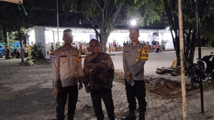 Kegiatan Pemantauan dan Pengamanan Ibadah Misa malam di Gereja wilayah Kel Kutajaya