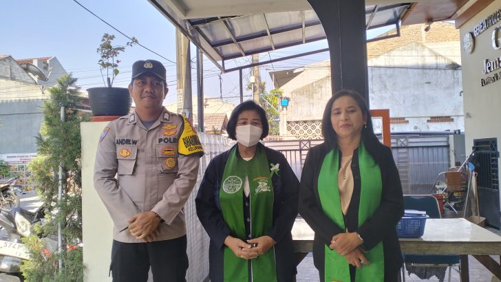 Bhabinkamtibmas Pemantauan dan pengamanan Ibadah Minggu Oagi di Gereja GPIB Jemaat Patmos