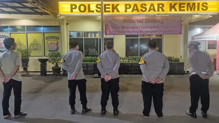 Pawas Pimpin Apel Malam di Lanjutkan Patroli Mobile