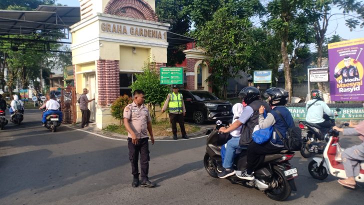 Berikan Pelayanan Prima Kepada Masyarakat Polsek Panongan Laksanakan Strong Point Gatur Lalin