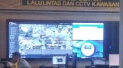 Personel Bag Ops Pantau Arus Lalu Lintas Pada Saat Hujan Melalui Command Center Polresta Tangerang