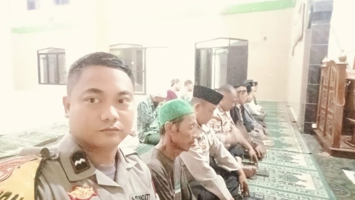 Aipda Antariksa Dampingi Kanit Binmas Laksanakan Kegiatan Sholat Subuh Keliling (Subling)