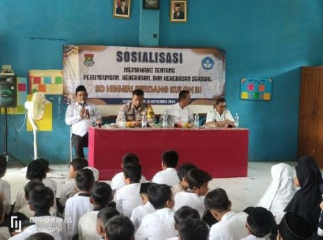 Bhabinkamtibmas Polsek Panongan Sosialisasikan Dampak Bullying di SDN III Serdang Kulon