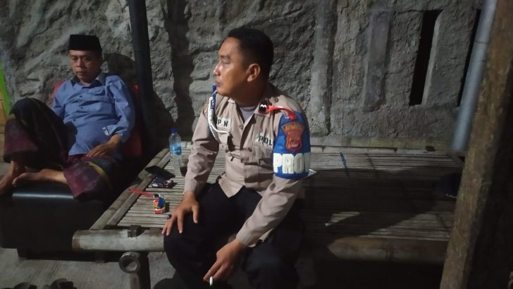 Upaya pendekatkan diri kepada masyarakat, Aipda Arif N kunjungi warga di Desa Koper dalam rangka Polisi RW.