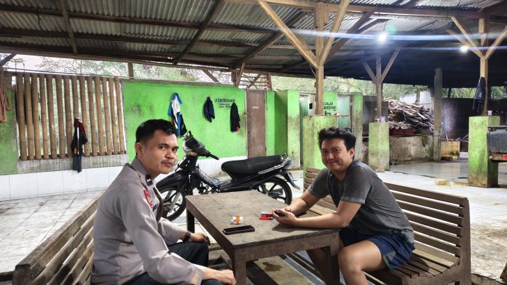 Anggota Bhabinkamtibmas Polsek Cisoka Lakukan Sambang Sebagai Upaya Menjaga Kamtibmas .