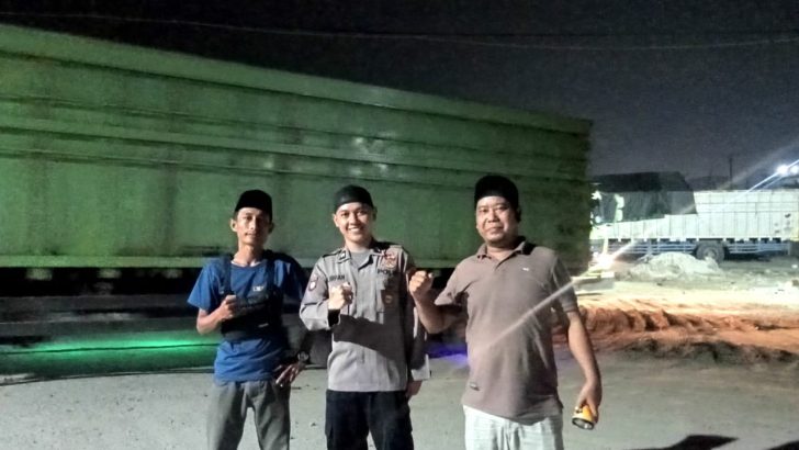Anggota Pospol Jayanti Polsek Cisoka Polresta Tangerang Menggelar Kegiatan Sambang DDS Di Desa Binaan Sekaligus Memberikan Pesan Kamtibmas.