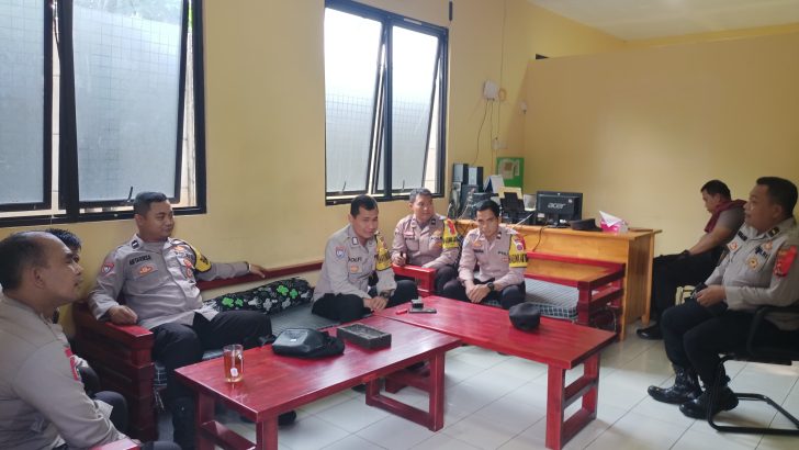 Pimpin Anev Mingguan, Kanit Binmas Polsek Panongan Polresta Tangerang Minta Tingkatkan Pelayanan Masyarakat