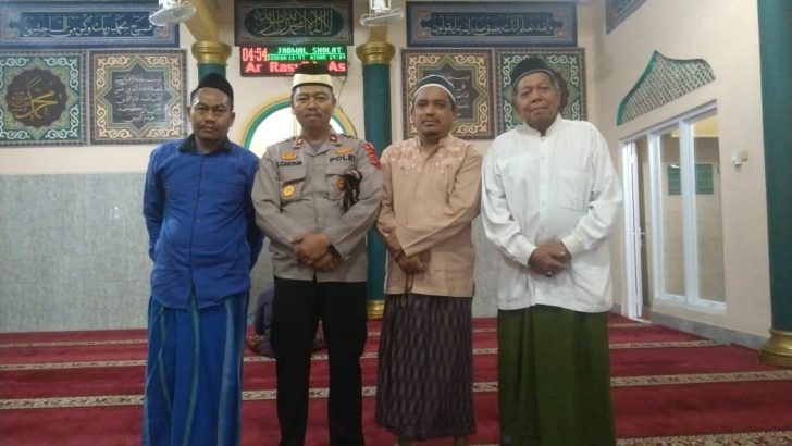 Kapolsek Balaraja Pimpin Ibadah Sholat Subuh Keliling di Masjid Agung Al – Falah Talagasari Kec. Balaraja Kabupaten Tangerang