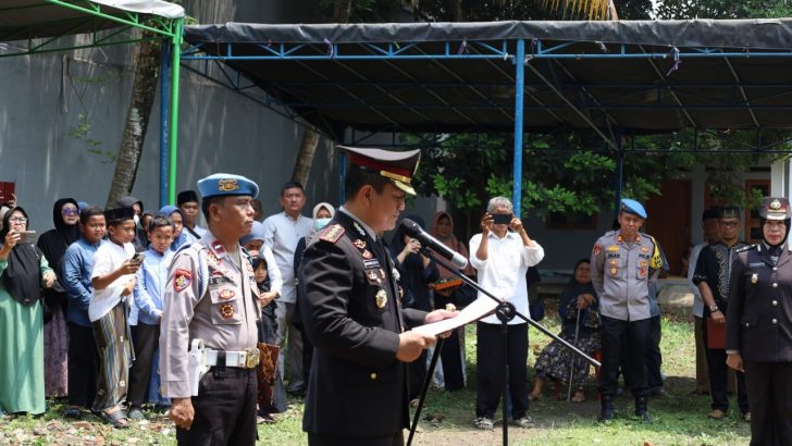 Upacara Kedinasan di TPU Serdang Wetan untuk Menghormati BRIPKA Anwarudin