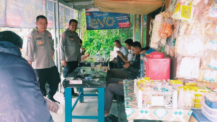 Aipda Tri Iskandar Lakukan Patroli Sambang, Sosialisasikan Pentingnya Harkamtibmas di Desa Bitung Jaya