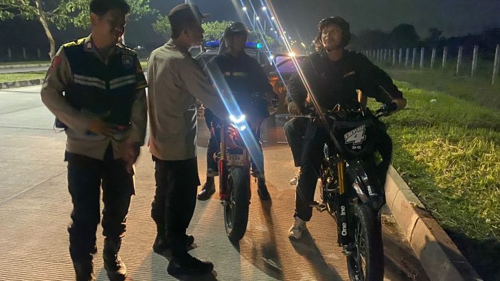 Menekan Kriminalitas Malam Hari, Polsek Pasar Kemis Gelar Operasi Cipta Kondisi dan Patroli Mobile