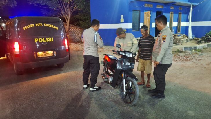 Aipda Arif dan Bripka Dimas tak henti-hentinya melakukan berbagai upaya menjaga wilayahnya dari Gangguan Kamtibmas