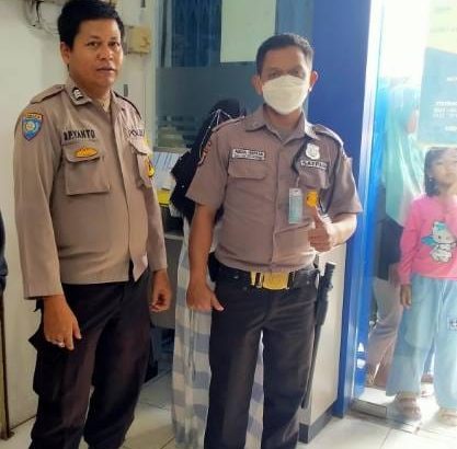 Patroli Mobile dan Dialogis di wilayah, dilakukan Bripka Dwi P demi menjaga Harkamtibmas agar tetap aman