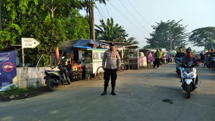 Anggota Samapta Polsek Mauk Gatur Lalin Pagi Hari Diperempatan Pasar jatiwaringin