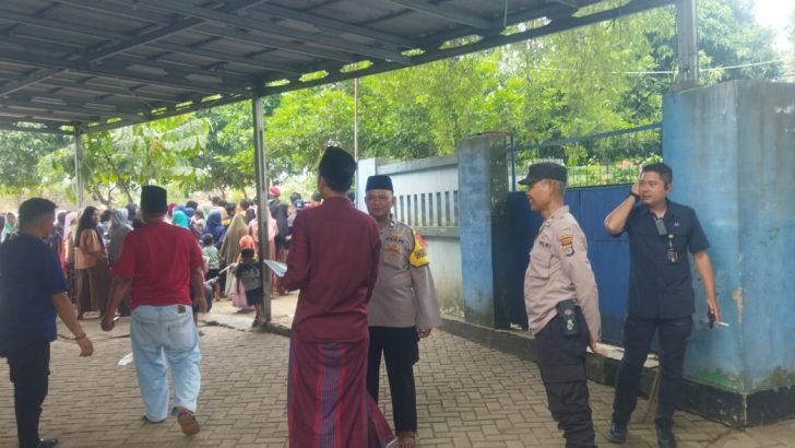 Polsek Pasar Kemis Amankan Kampanye Cawabup Tangerang Di Kp. Cilongok