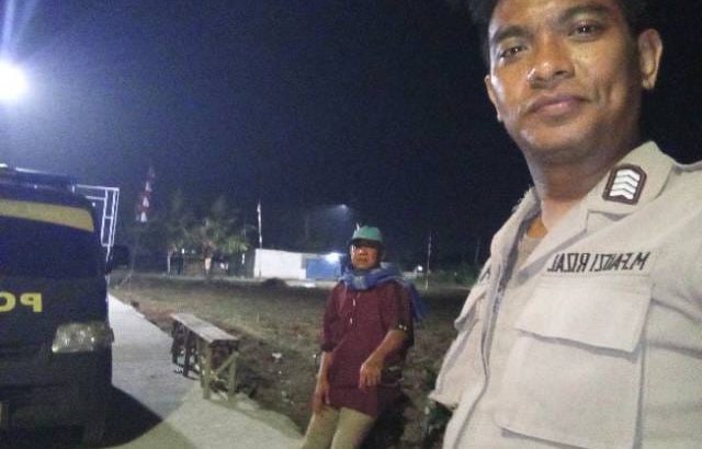 Mengantisipasi terjadinya Gangguan Kamtibmas di Malam Hari, Bripka Rijal lakukan Patroli mobile
