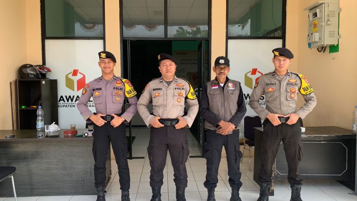 Personil Sat Pamobvit Polresta Tangerang melaksanakan kegiatan Pengamanan di Kantor Bawaslu kab.tangerang