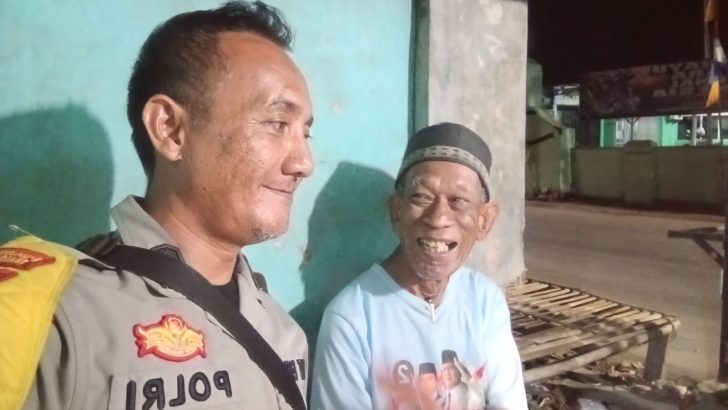 Mempererat Sinergitas dengan para Sesepuh, Aiptu Hidayat Faisal kunjungi Tokoh Masyarakat di Desa Pasirampo