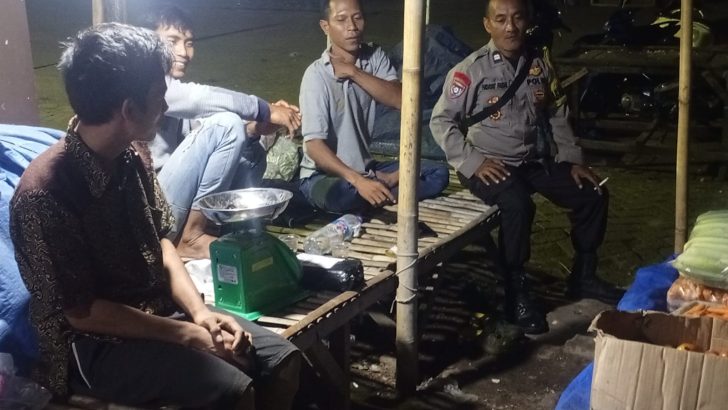 Polisi Peduli Pengangguran, Aiptu H Faisal berikan Motivasi kepada Warga di Desa Kresek