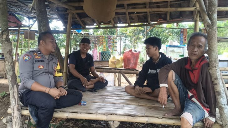 Polsek Cisoka Polresta Tangerang Polda Banten Upaya Menjaga Harkamtibmas Lakukan Kegiatan Sambang Wilayah binaan.